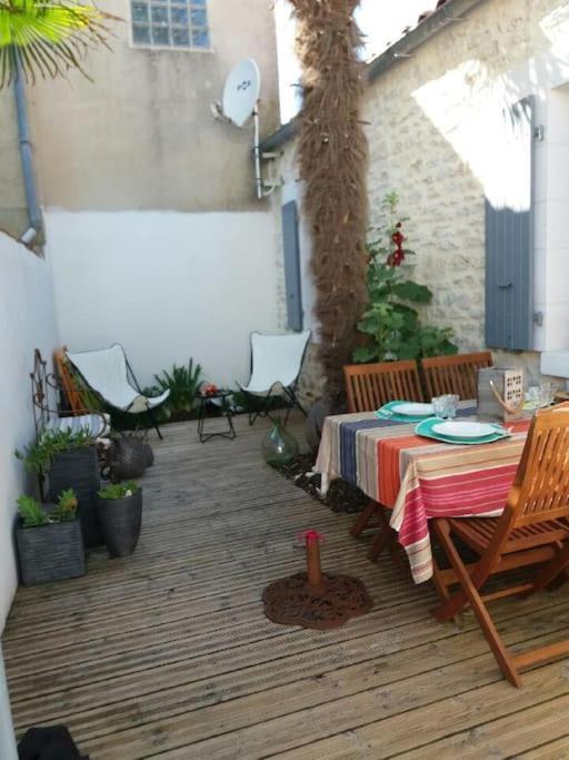 Charmante Maison Oleronnaise Aloceane Сен-Дени-д'Олерон Экстерьер фото